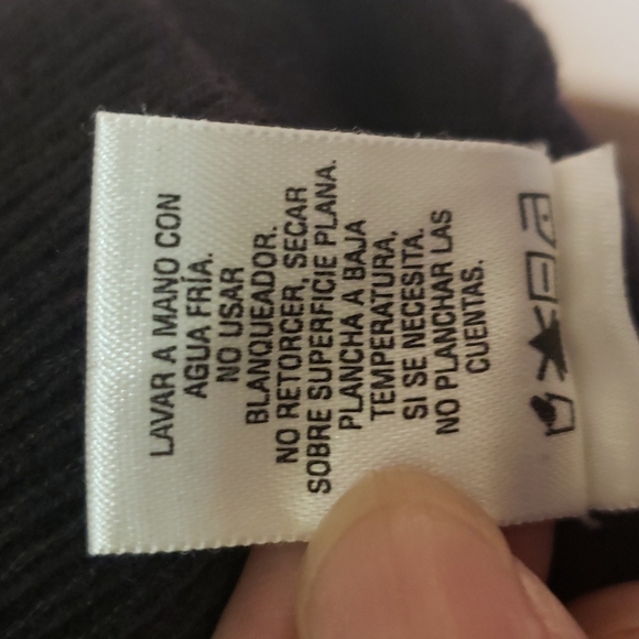 Black Apostrophe XL beautiful Sleeveless  sweater top w/ruffle accent - Picture 5 of 14